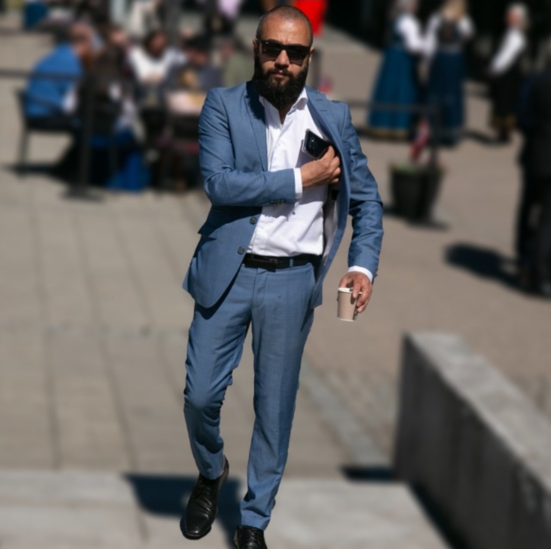Parviz  Z.