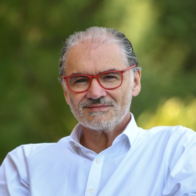 Daniel V.
